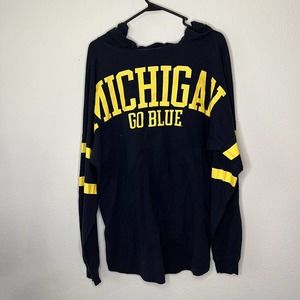 Large University Of Michigan Wolverines Long Sleeve Light Hoodie Hooded Shirt